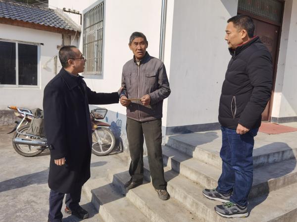 市自然资源和规划局赴黄山区乌石镇夏村走访慰问